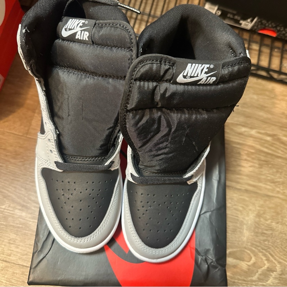 Nike Air Jordan 1 Retro High OG Shadow 2.0 Grey GS 575441-035 Youth Size 5Y